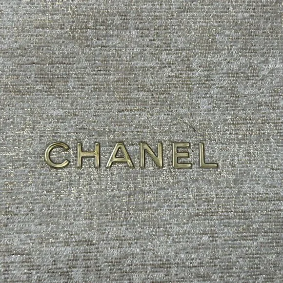 NWT CHANEL Beauty Pouch Make Up Bag + 2 Free Chanel Samples & Chanel Box - Picture 9 of 10